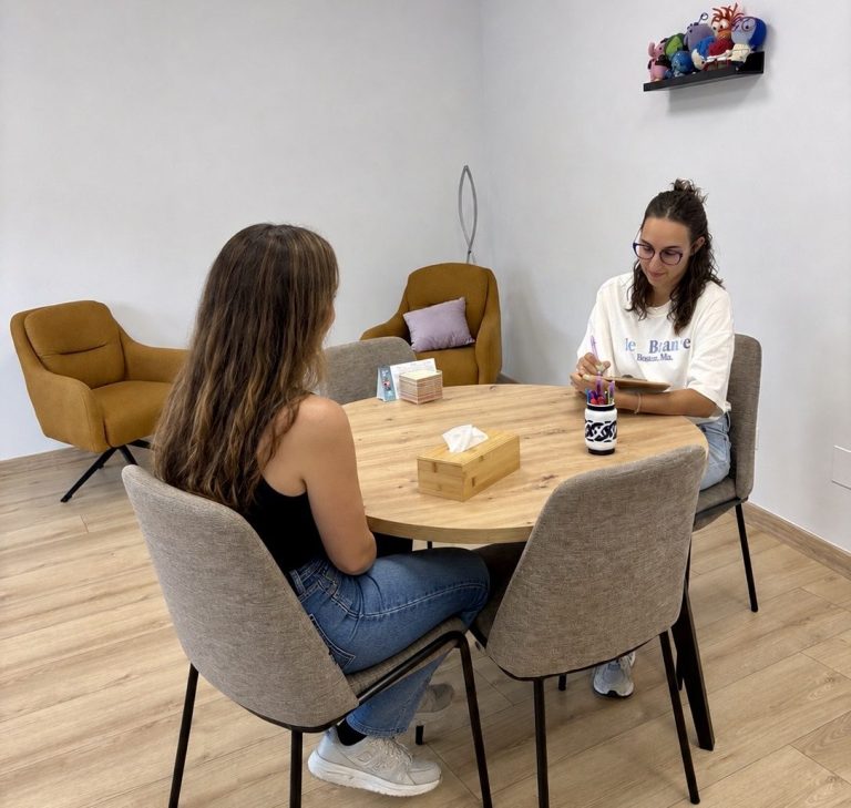 Terapia presencial en Santiago de Compostela Sesión de terapia presencial con una psicóloga en Santiago de Compostela